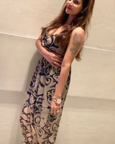 Hindoli Escort